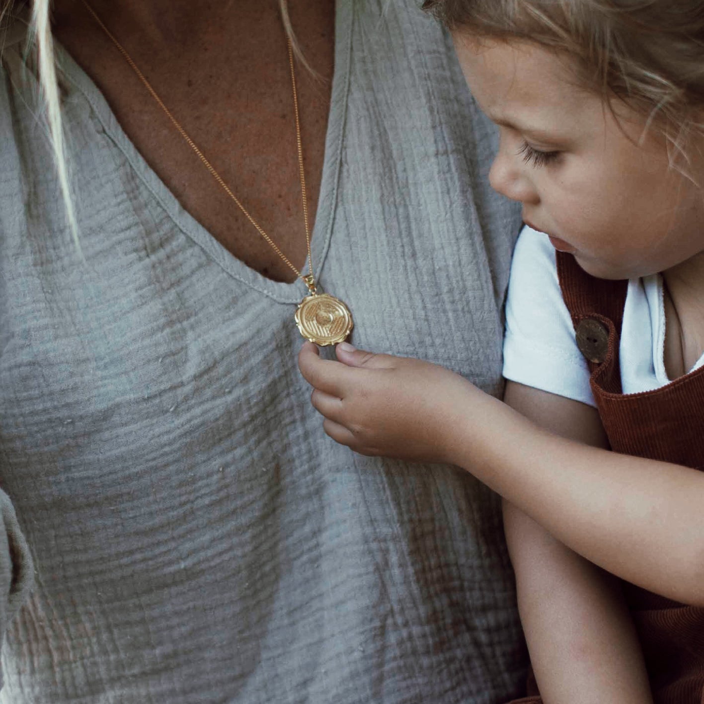 SERENA 'LOVE' NECKLACE PENDANT - GOLD