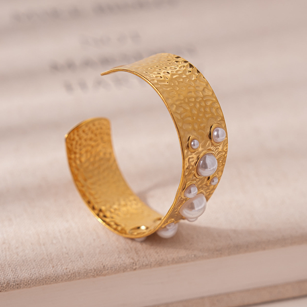 wrinkle pearl bracelet