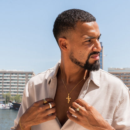 Faith Pendant Necklace - Gold